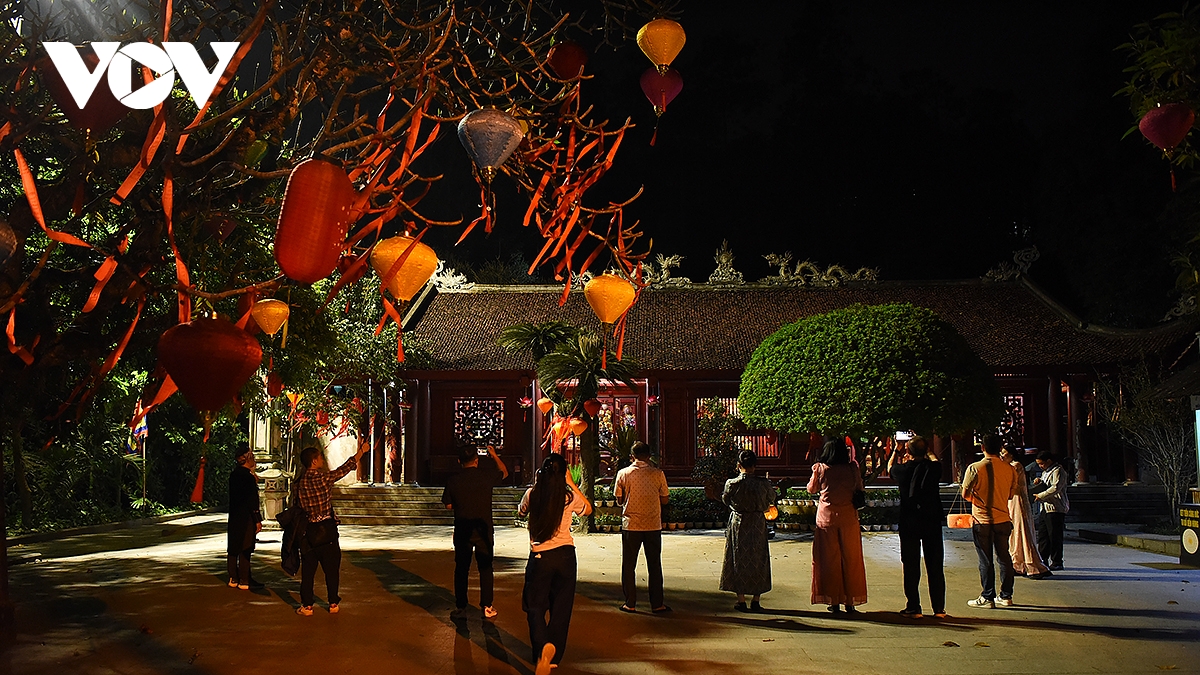 phu tho gioi thieu tour du lich dem doc dao Den hung lung linh nguon coi hinh anh 14