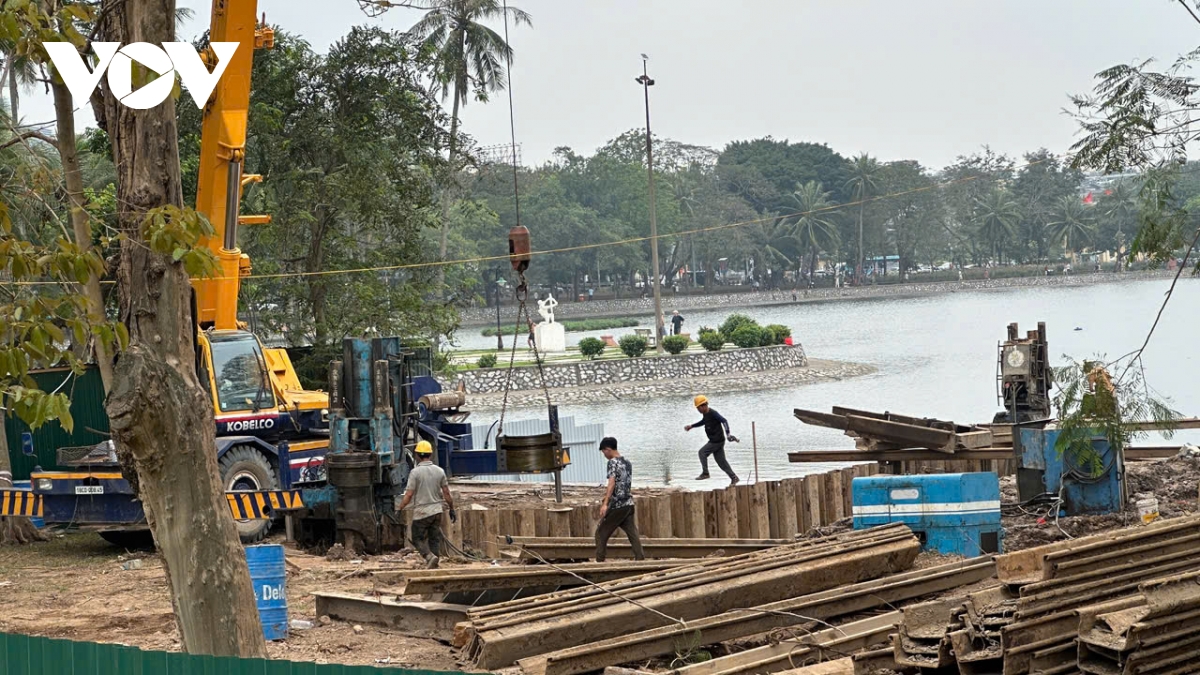 Đẩy nhanh tiến độ thi công trạm bơm hồ điều hòa giữa công viên Thống Nhất