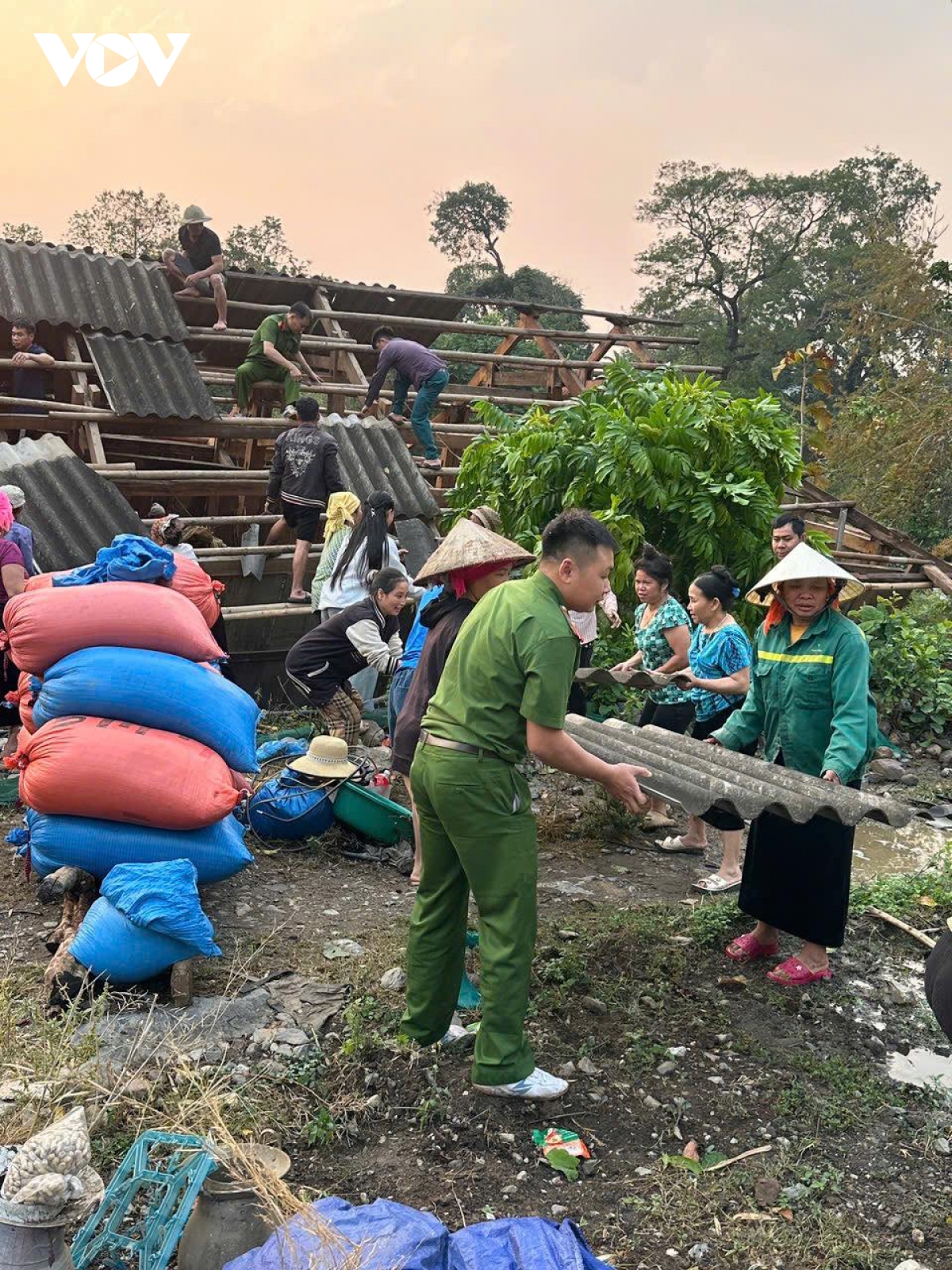 Sơn La khẩn trương hỗ trợ người dân khắc phục hậu quả do dông lốc