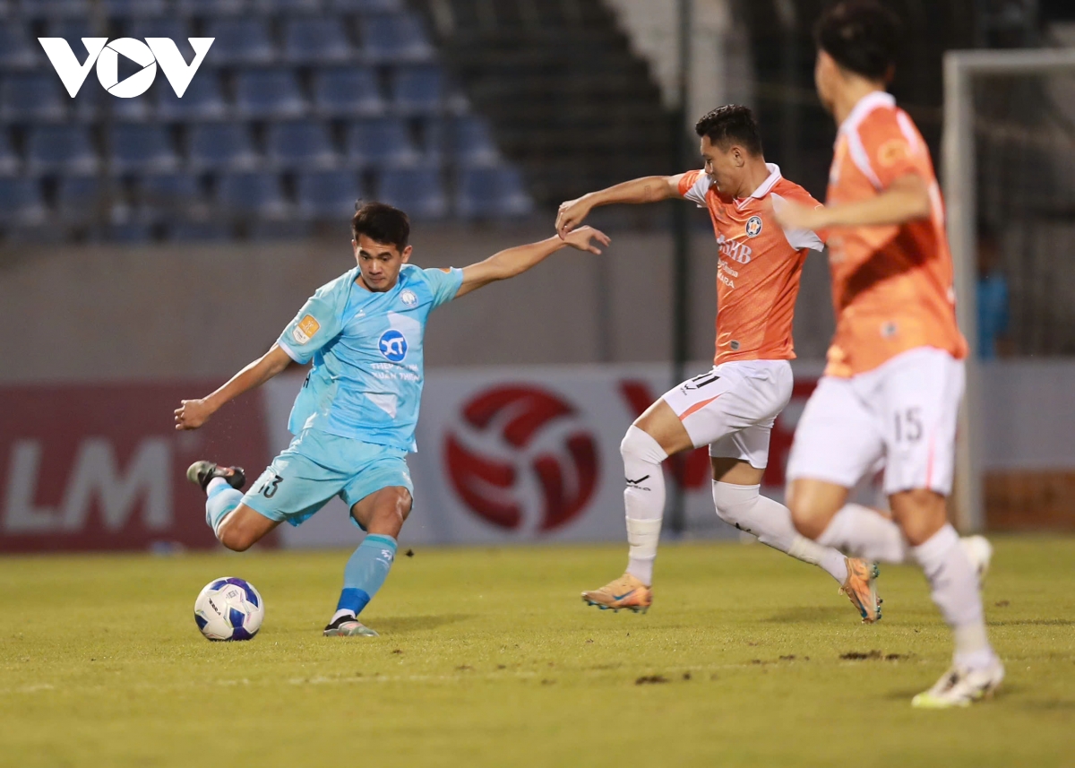 ket qua bong da hom nay 18 3 xuan son ghi ban, nam Dinh vao ban ket cup quoc gia hinh anh 17