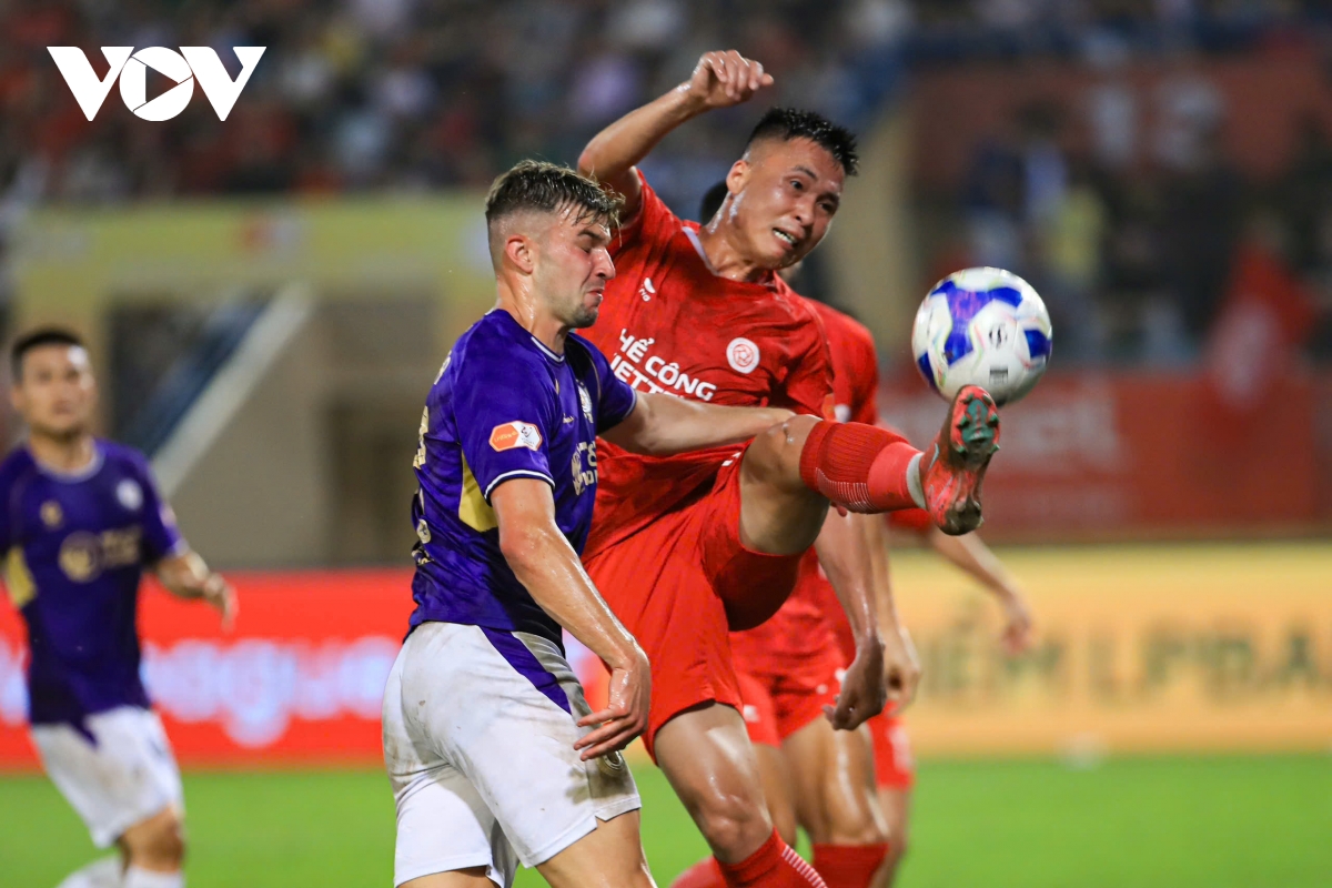 the cong viettel thang thuyet phuc ha noi fc, vuon len nhi bang v-league hinh anh 25