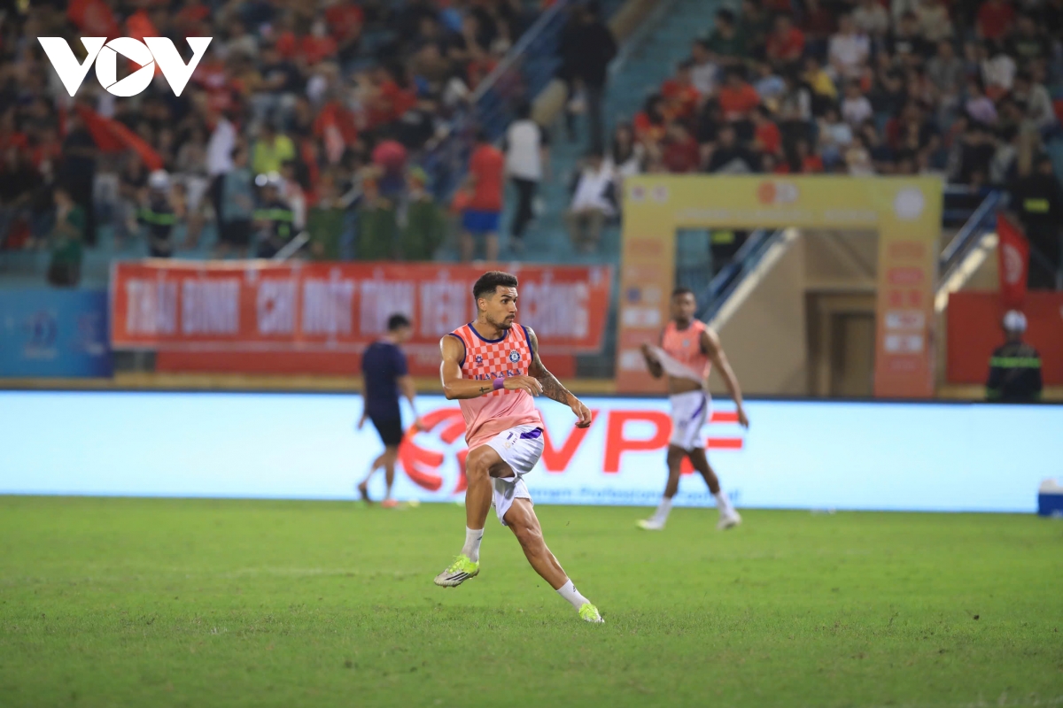 the cong viettel thang thuyet phuc ha noi fc, vuon len nhi bang v-league hinh anh 19