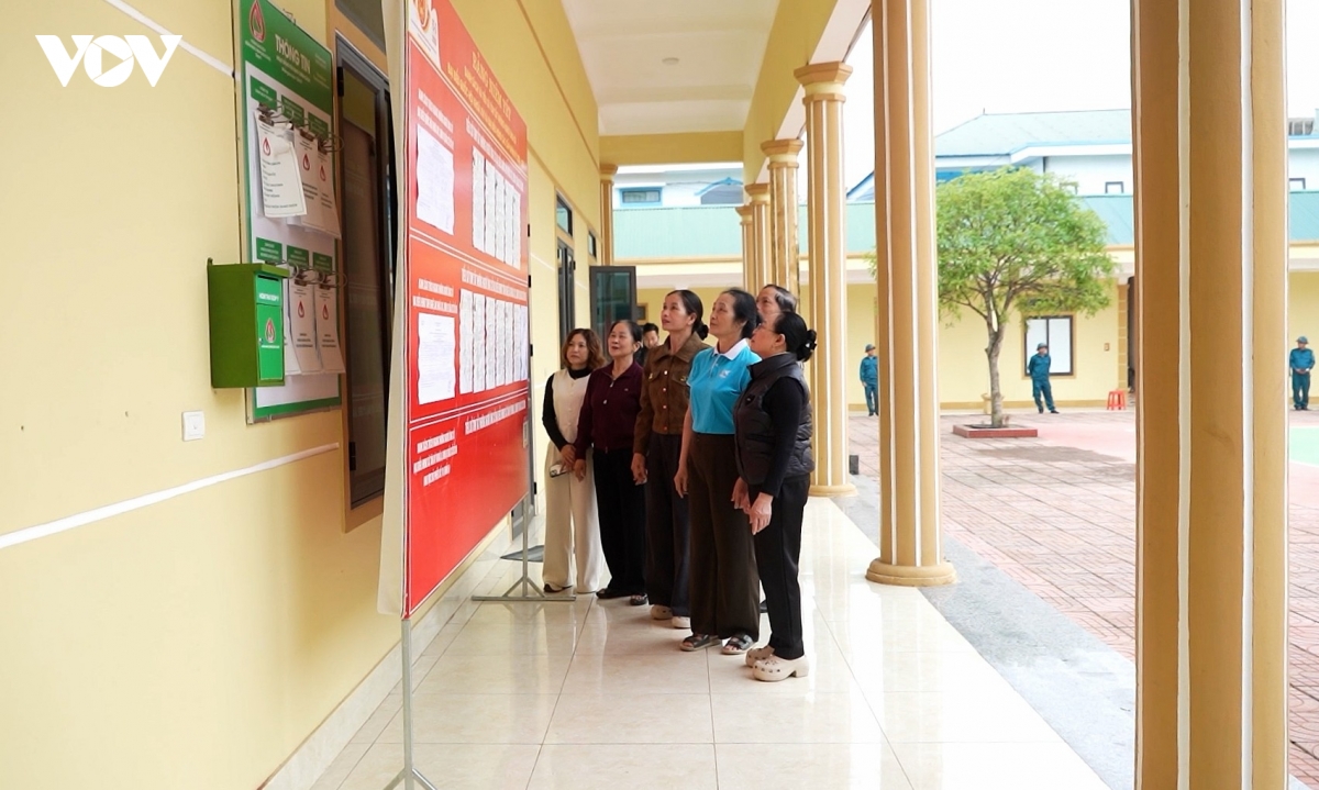 tiep xuc cu tri, lang nghe tu co so hinh anh 3