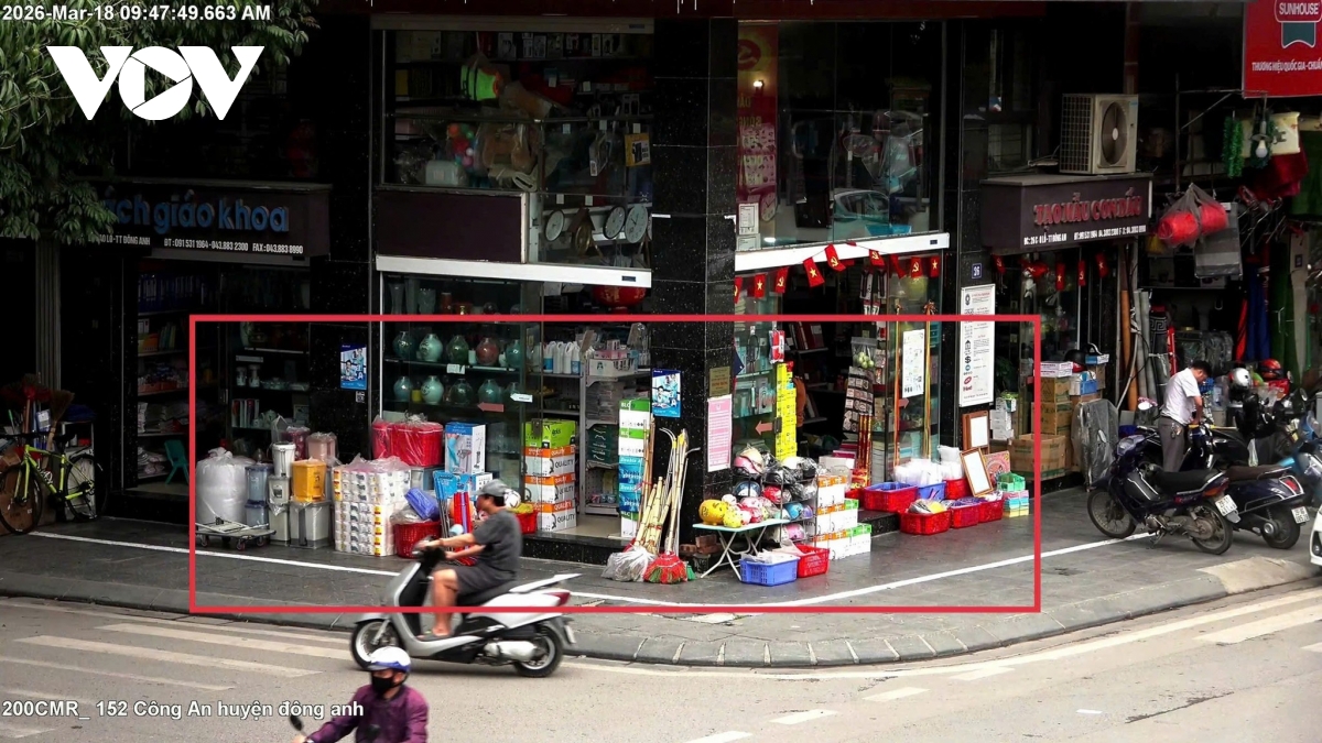 cong an ha noi phat nguoi gan 400 dia diem vi pham trat tu do thi trong mot ngay hinh anh 2