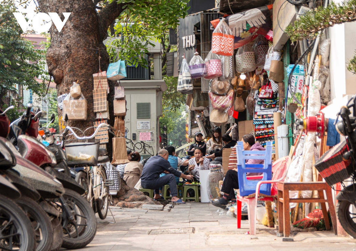 nhan nhan hang quan lan chiem via he sau toi hau thu cua giam doc cong an ha noi hinh anh 9