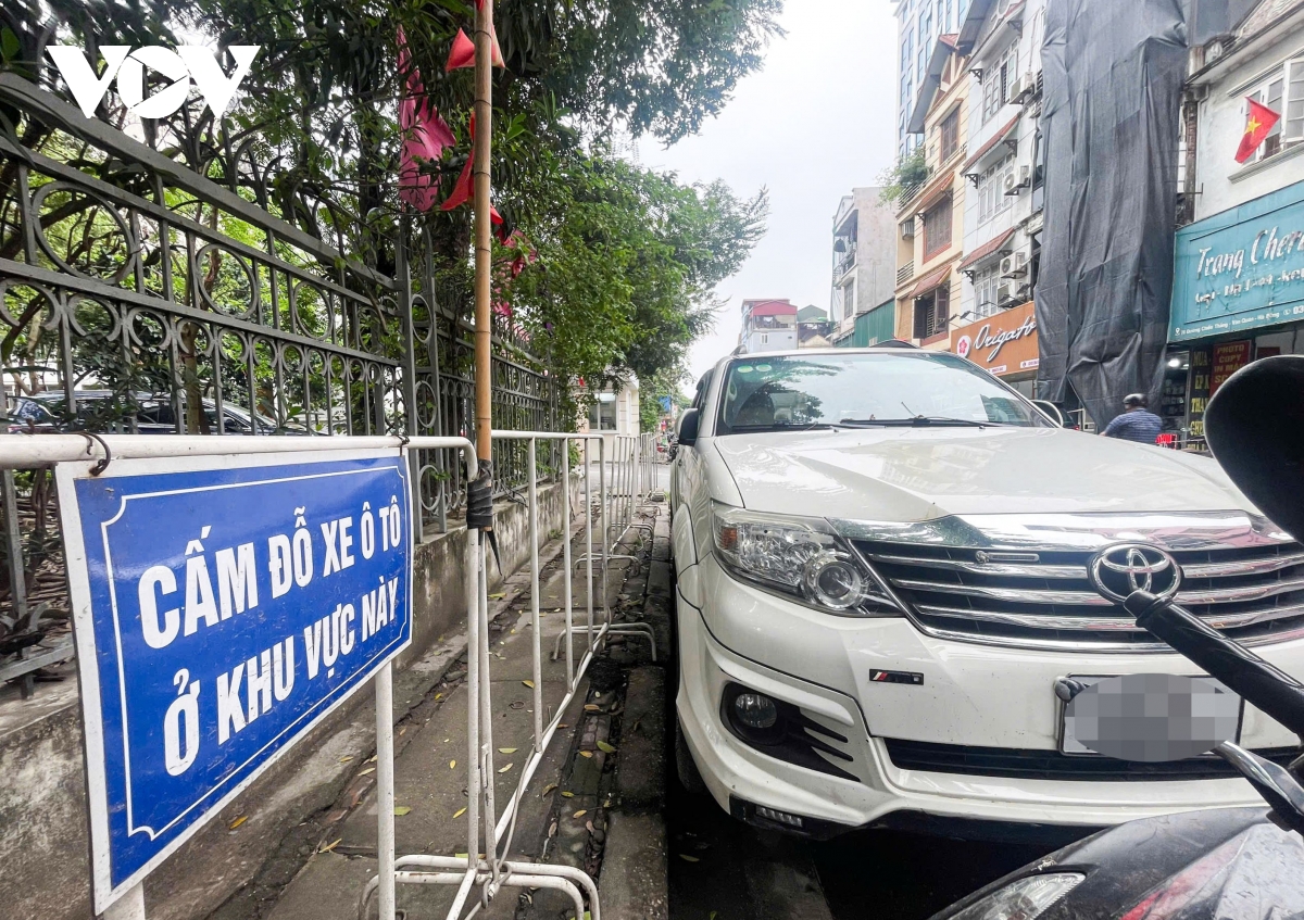 nhan nhan hang quan lan chiem via he sau toi hau thu cua giam doc cong an ha noi hinh anh 4