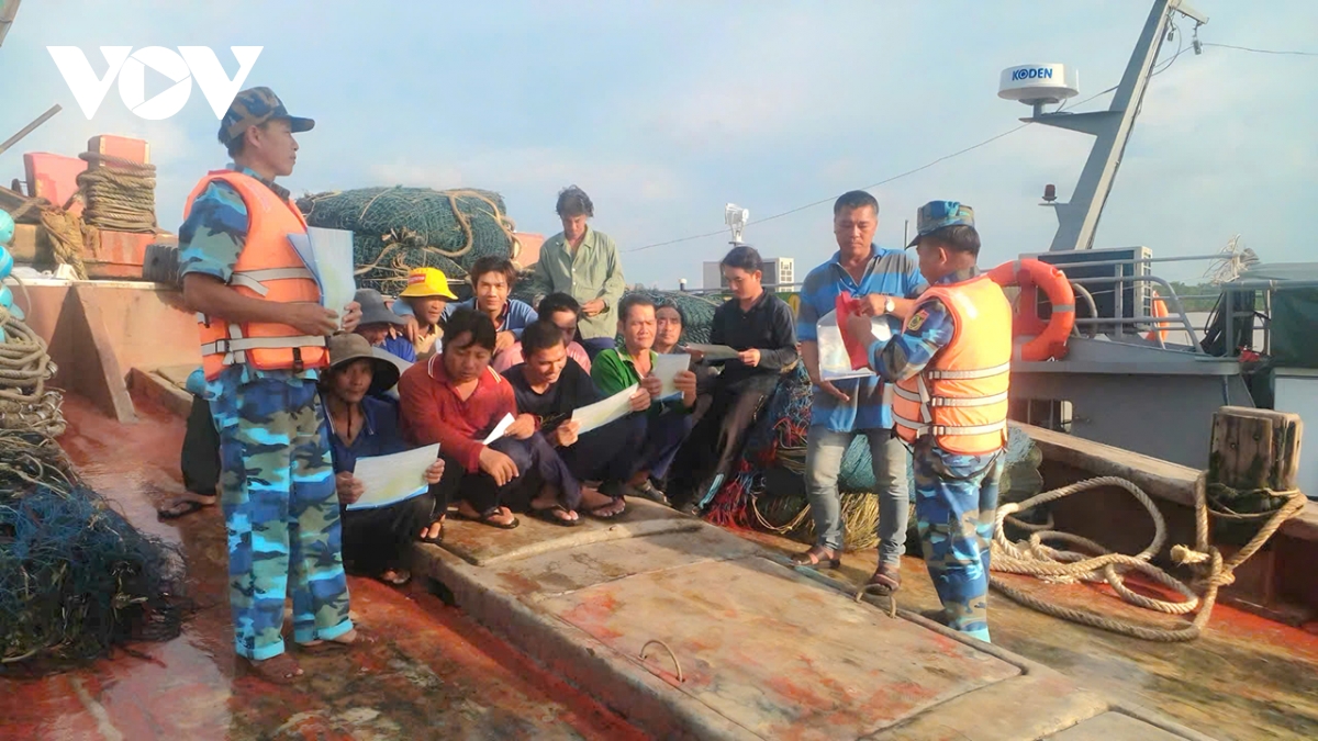 xu ly 02 tau ca khai thac thuy san sai vung quy dinh hinh anh 2