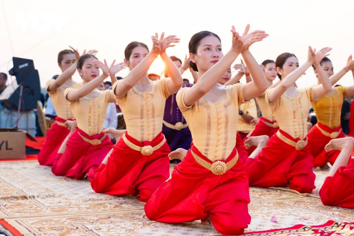 ron rang le hoi song kratie - que huong cua loai ca heo nuoc ngot quy hiem hinh anh 4