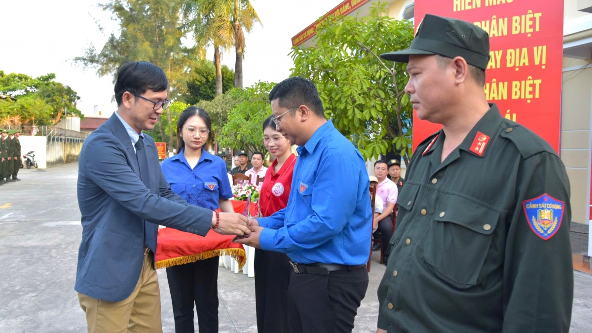 can tho tiep nhan gan 680 don vi mau trong ngay chu nhat do hinh anh 3