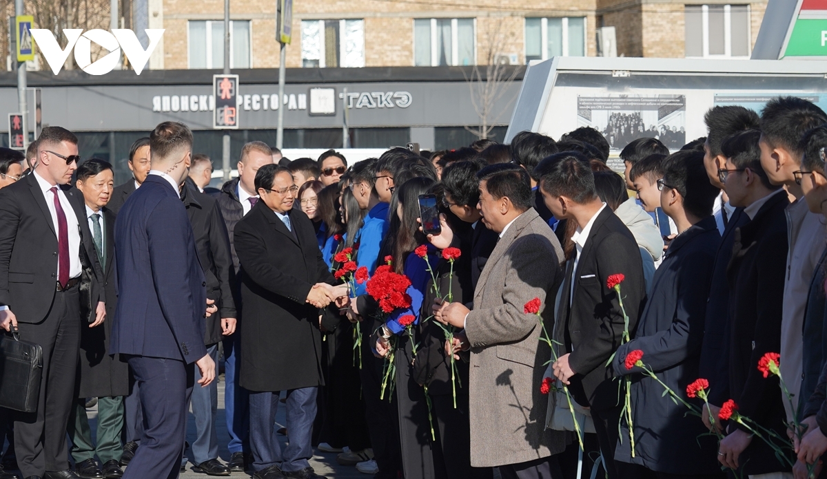 thu tuong pham minh chinh dat hoa tai tuong dai chu tich ho chi minh tai moscow hinh anh 6