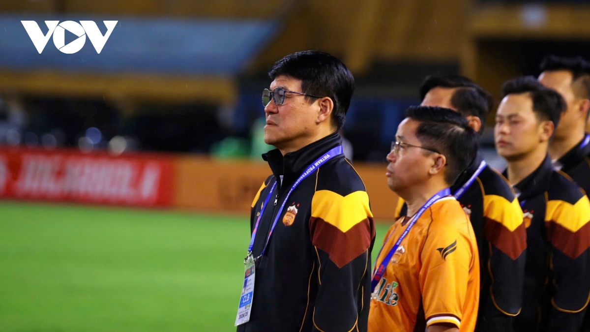 GĐKT Vũ Tiến Thành bất ngờ rời HAGL, ngồi “ghế nóng” CLB Ninh Bình
