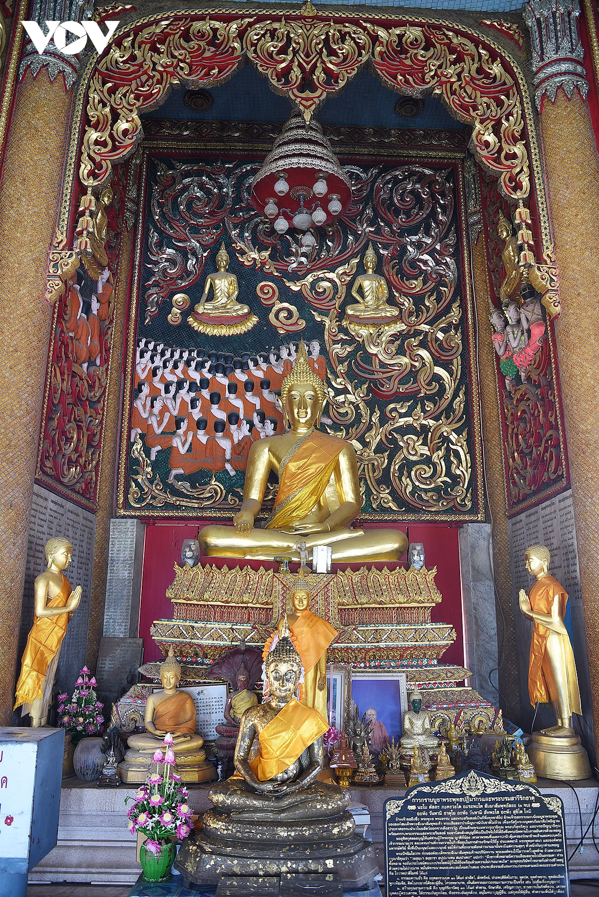 chua wat tham suea, ngoi chua linh thieng ky bi o phia tay xu so chua vang hinh anh 14