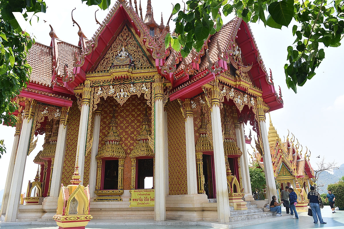 chua wat tham suea, ngoi chua linh thieng ky bi o phia tay xu so chua vang hinh anh 19