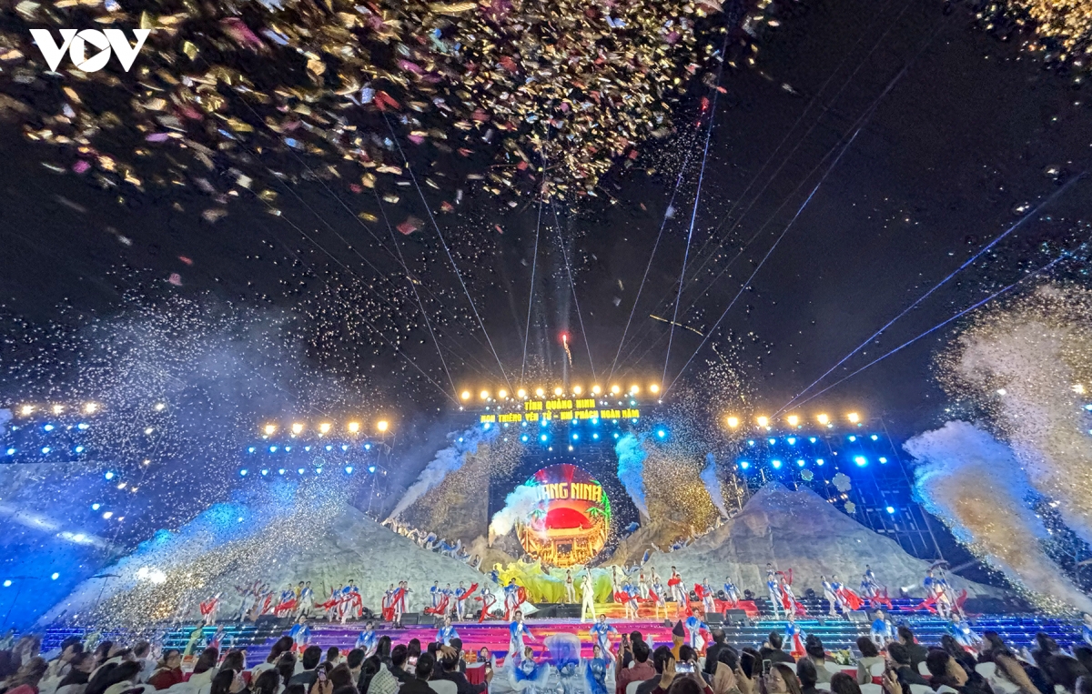 man nhan chuong trinh nghe thuat non thieng yen tu - khi phach ngan nam hinh anh 12