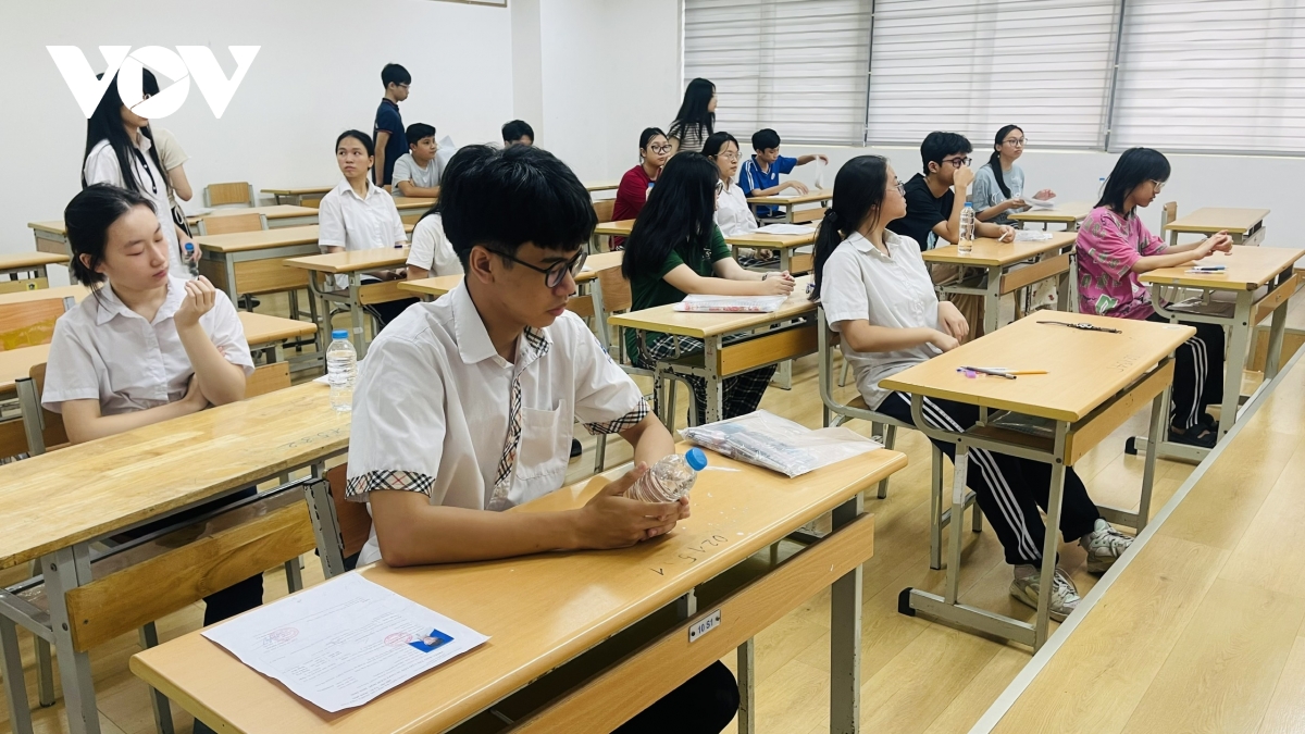 Sửa thông tư 29: Không cấm dạy thêm, tăng kiểm soát tiêu cực