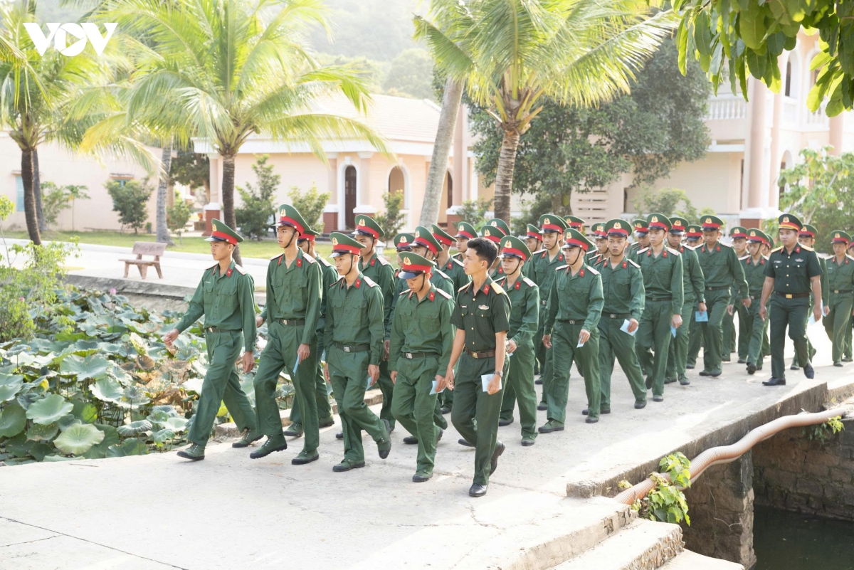 an giang 2.182 cu tri o dac khu tho chau di bau cu hinh anh 2