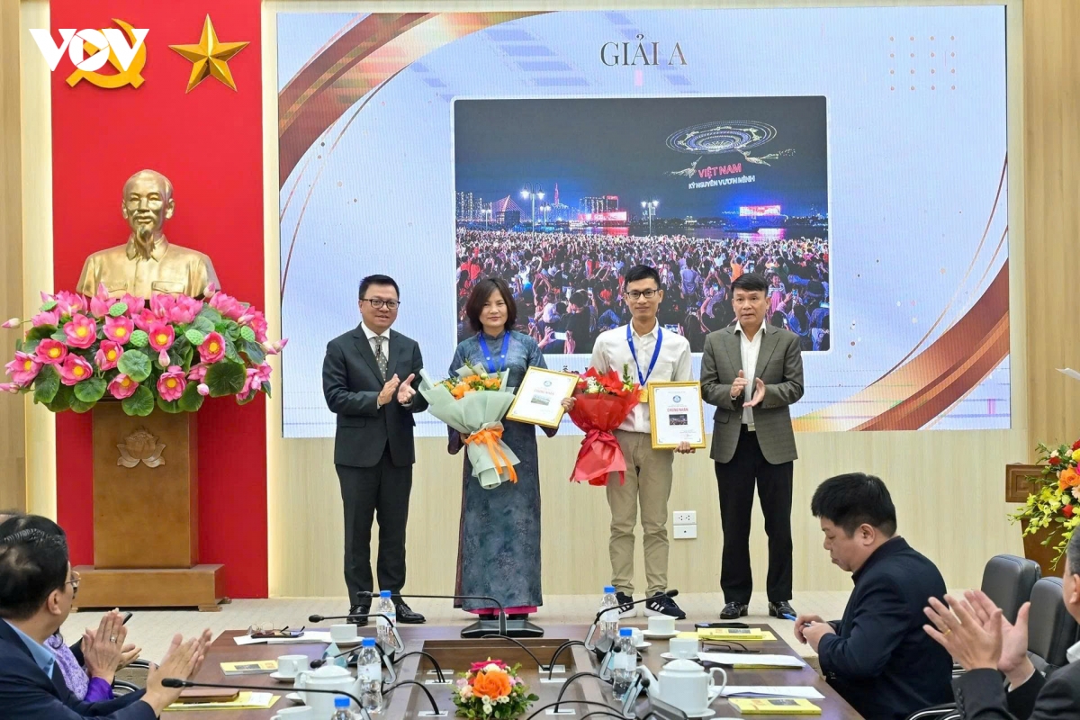 22 tac pham doat giai cuoc thi anh bao chi viet nam tren hanh trinh doi moi hinh anh 3