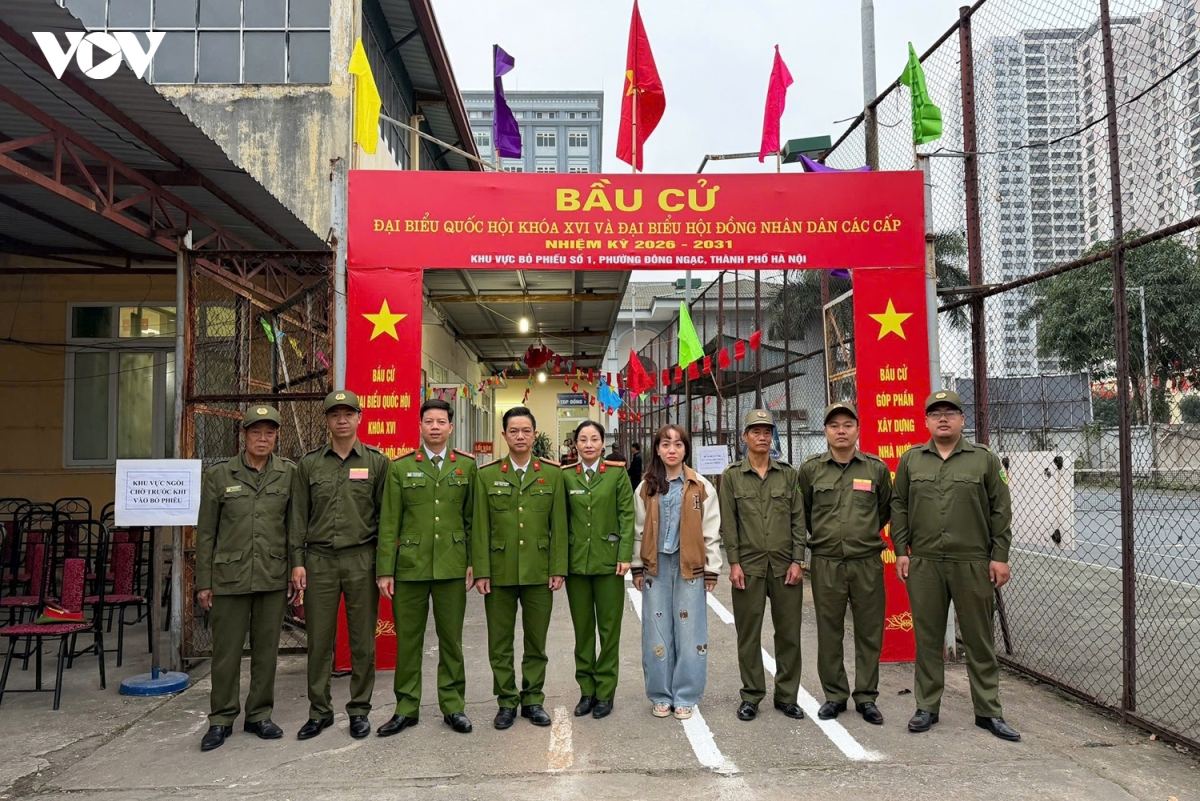 Dam bao tuyet doi an ninh trat tu, ho tro bau cu, cong an thu do ra quan 100 hinh anh 1
