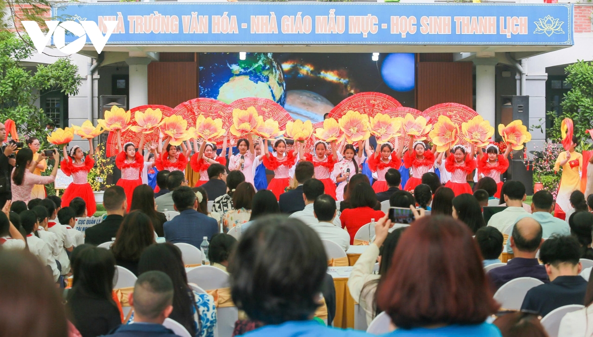 tre em viet keu goi bao ve tung giot nuoc hinh anh 4