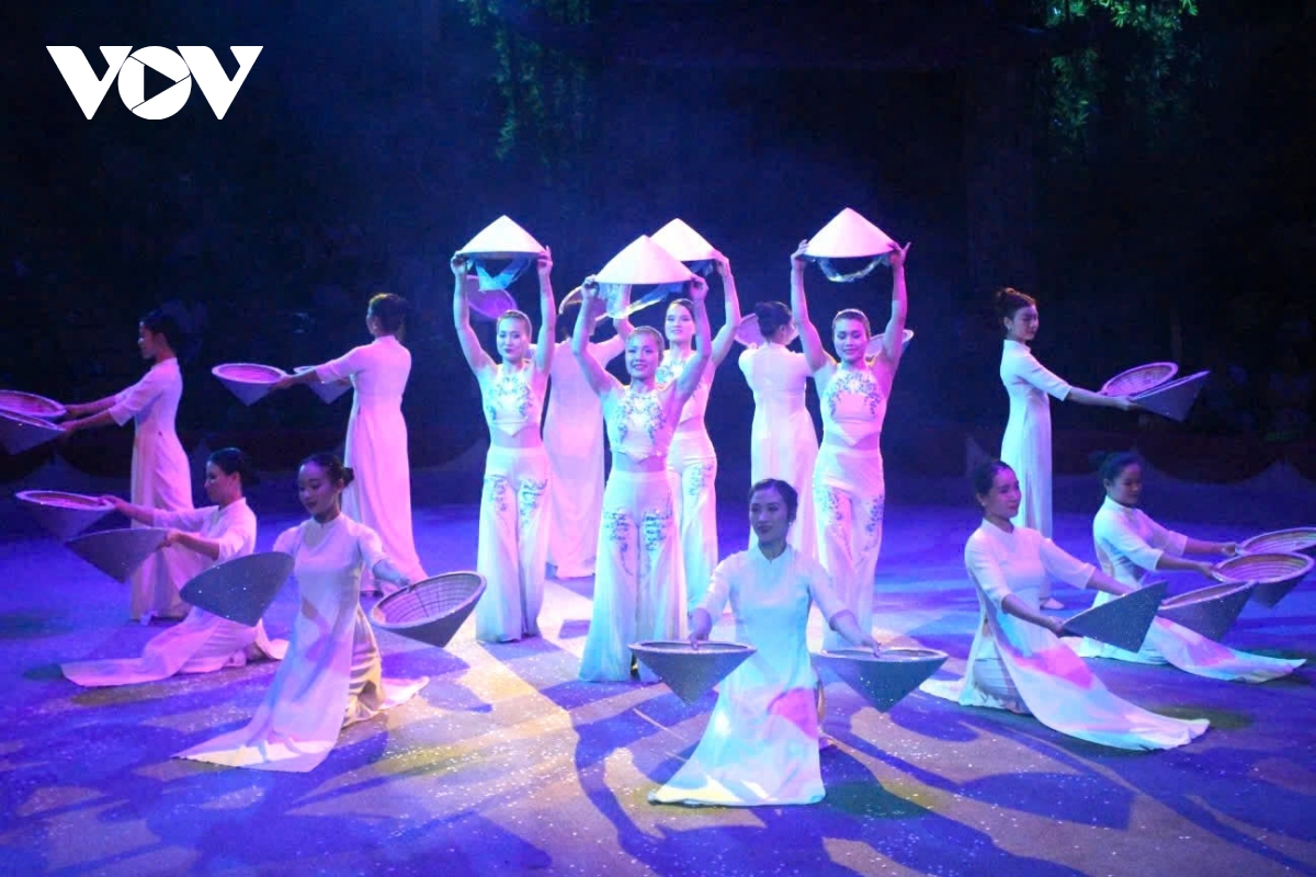 thanh nien vov to chuc xem vo xiec khat vong tre chao mung thanh lap Doan hinh anh 4