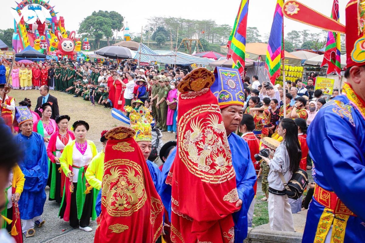 ve xu Doai vui hoi truyen thong Dinh so hinh anh 12