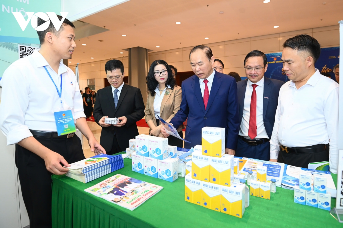 khoa hoc cong nghe kich hoat tang truong moi cho nganh chan nuoi, thu y viet nam hinh anh 2