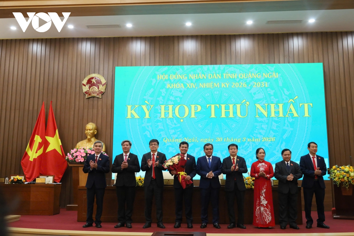 Ong nguyen Duc tuy duoc bau giu chuc chu tich hDnd tinh quang ngai hinh anh 4