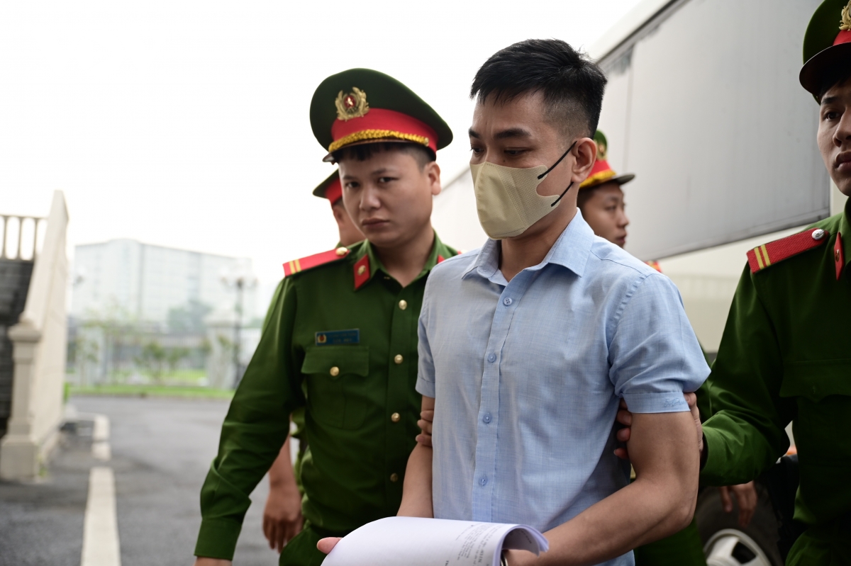 dan giai cuu thu truong hoang van thang hau toa voi cao buoc nhan hoi lo hinh anh 6