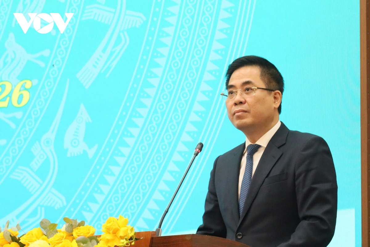 Ong nguyen hoang giang tiep tuc giu chuc chu tich ubnd tinh quang ngai hinh anh 2