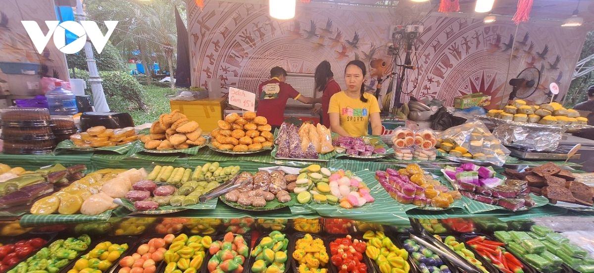 soi dong hoat dong van hoa dip gio to hung vuong tai tp. hcm hinh anh 3