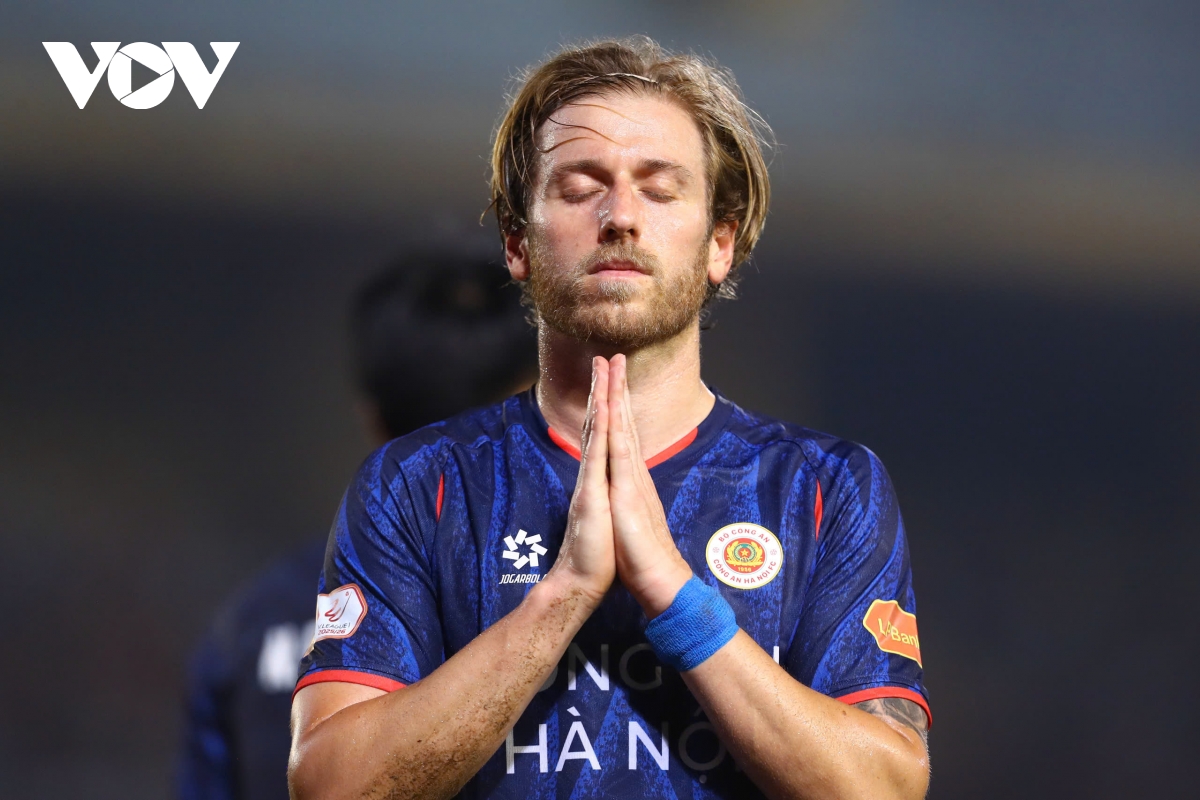 Dinh bac toa sang giup clb cahn thang Da nang trong ngay dac biet cua quang hai hinh anh 6