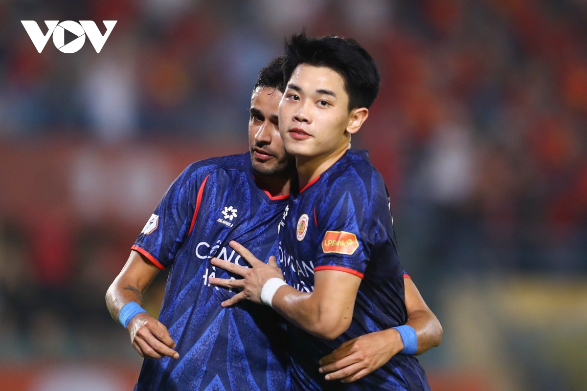 Dinh bac toa sang giup clb cahn thang Da nang trong ngay dac biet cua quang hai hinh anh 7