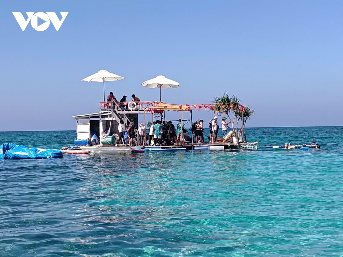 du lich bien lam Dong nong ngay tu ky nghi gio to hung vuong hinh anh 2