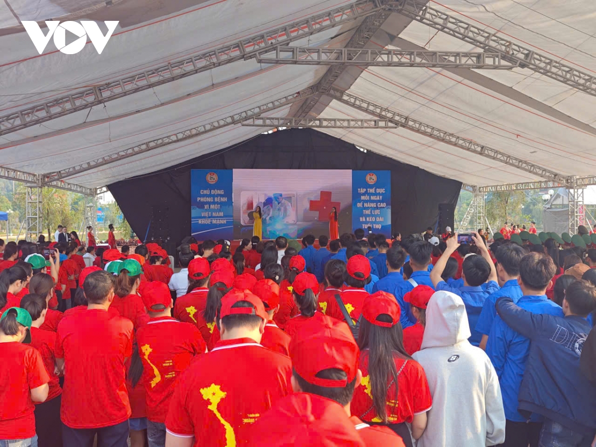 gan 1.500 dai bieu tham gia mit tinh phat dong ngay suc khoe toan dan tai son la hinh anh 1