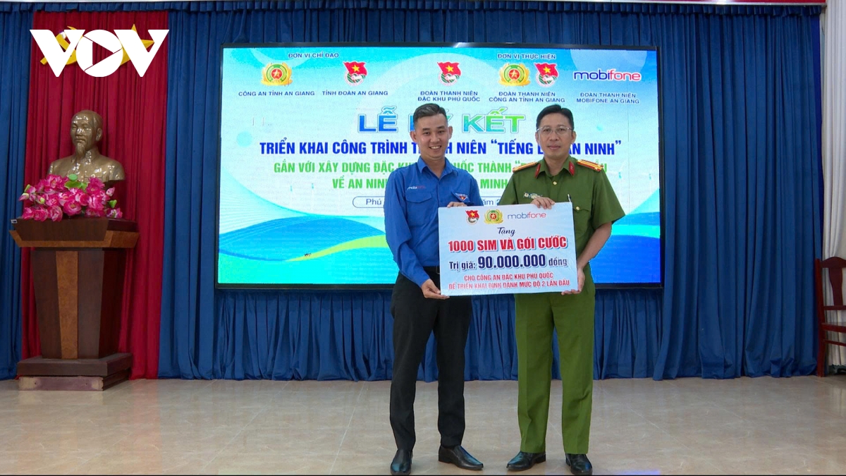 ra mat cong trinh thanh nien tieng loa an ninh tai dac khu phu quoc hinh anh 3