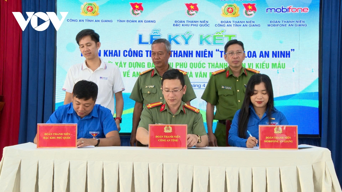 ra mat cong trinh thanh nien tieng loa an ninh tai dac khu phu quoc hinh anh 1