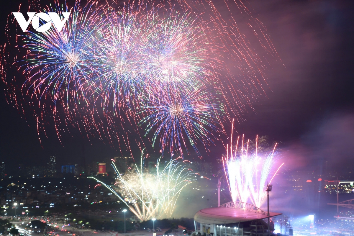 man nhan man phao hoa an tuong ket thuc chuong trinh nghe thuat Am vang to quoc hinh anh 9