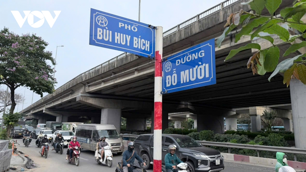 nguoi dan tro lai ha noi sau ky nghi gio to, nhieu cua ngo giao thong thuan loi hinh anh 3