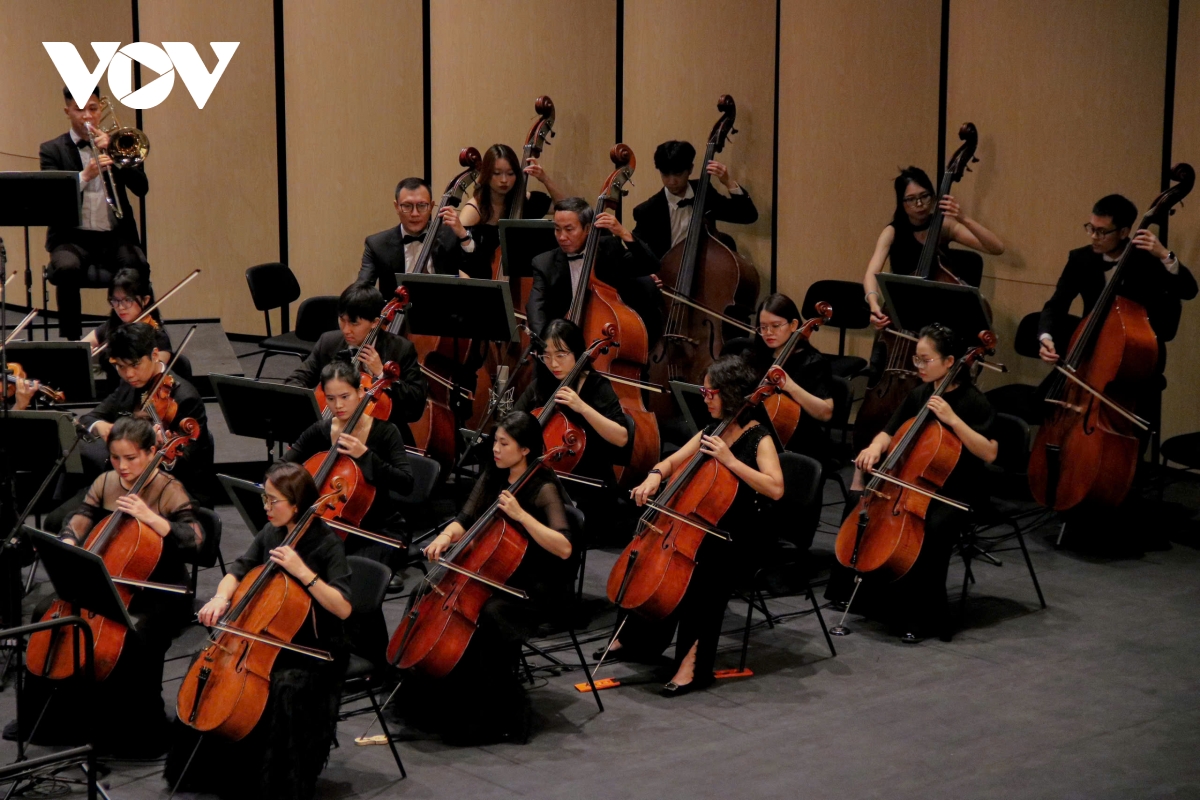  to quoc trong tim ban hoa ca xuc dong ve tinh yeu dat nuoc hinh anh 3