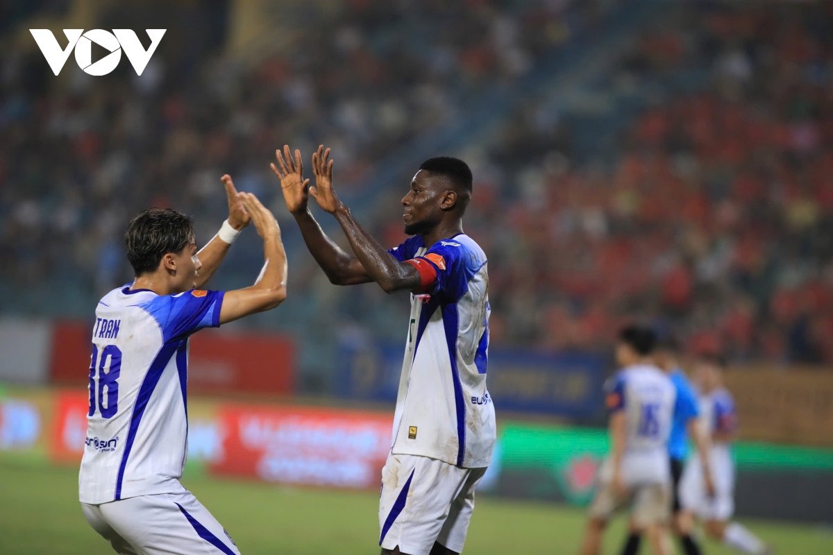 ket qua vong 20 v-league Dinh bac lap hat-trick, cahn thang thuyet phuc slna hinh anh 13