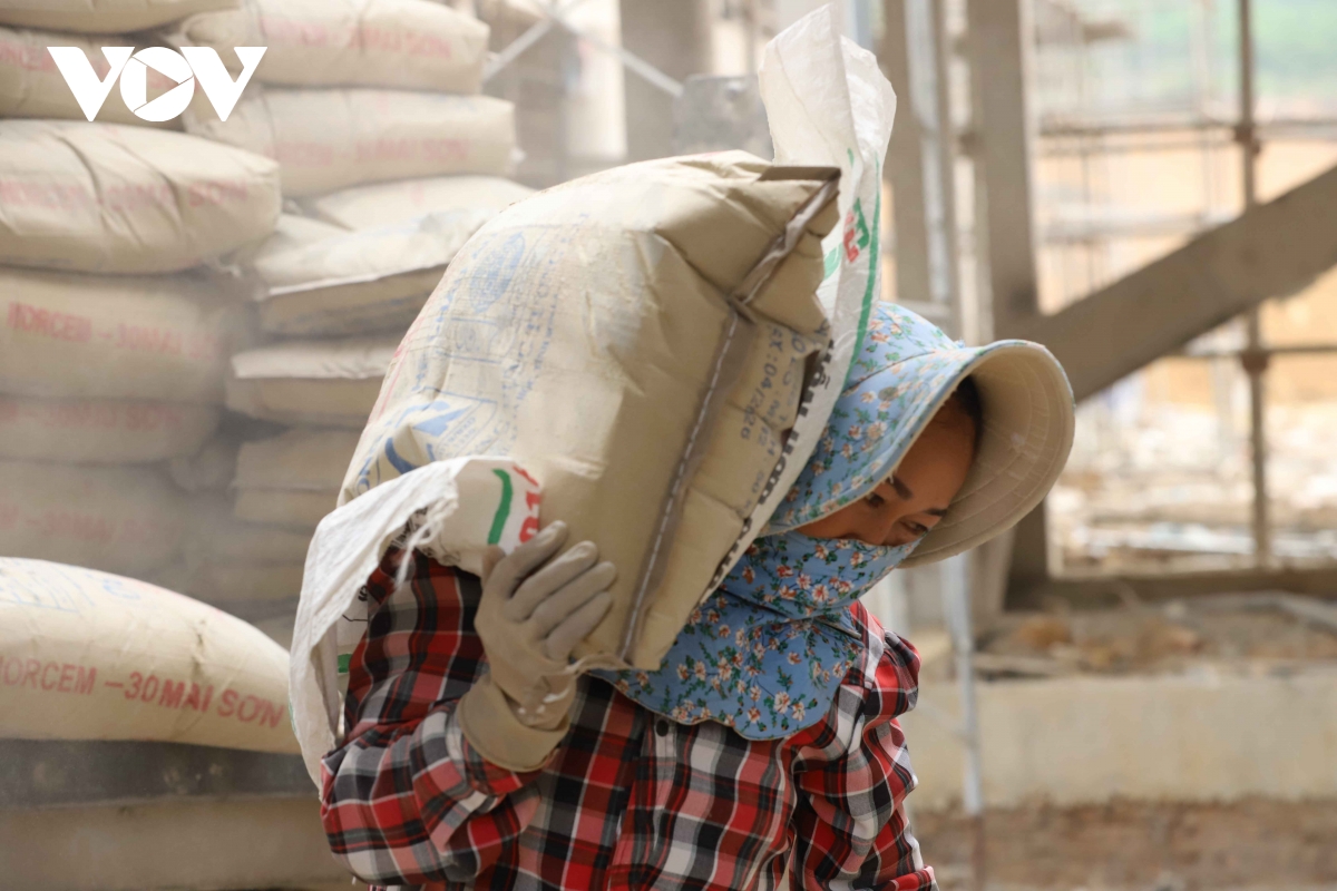 chien dich 100 ngay dem - nhung ngoi truong o vung bien son la dan hien huu hinh anh 13