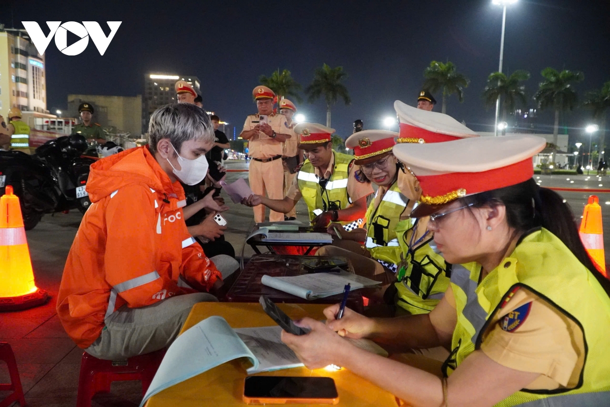 Da nang xu ly hang ngan truong hop thanh thieu nien vi pham tren duong pho hinh anh 1