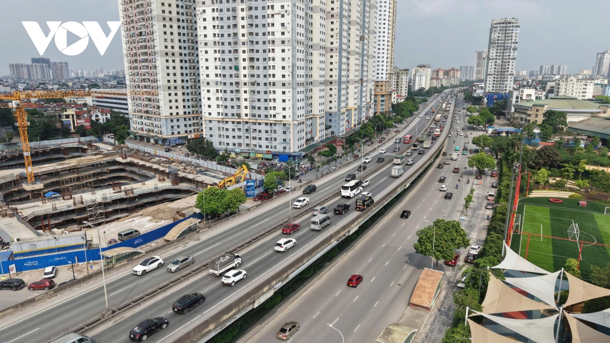 nguoi dan tro lai ha noi sau ky nghi gio to, nhieu cua ngo giao thong thuan loi hinh anh 12