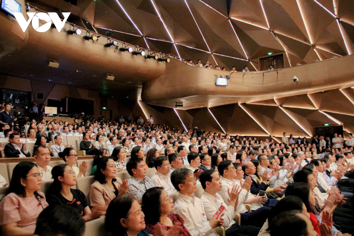  to quoc trong tim ban hoa ca xuc dong ve tinh yeu dat nuoc hinh anh 2