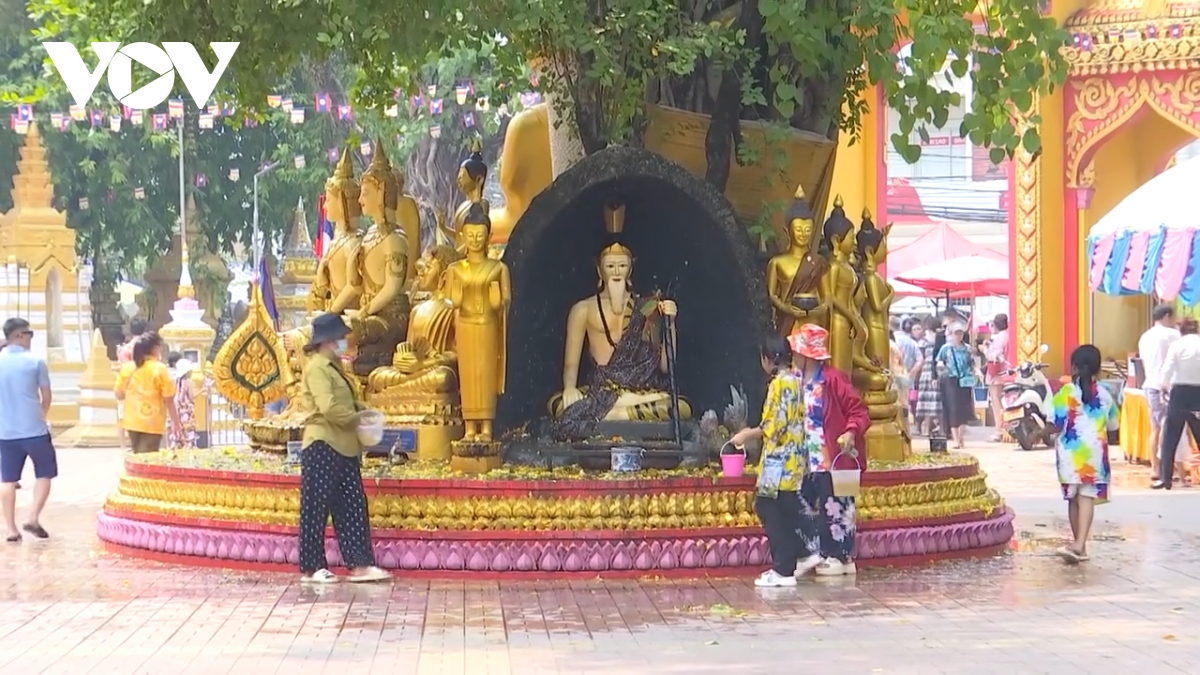 lao don tet co truyen bunpimay trong khong khi vui tuoi, phan khoi hinh anh 2
