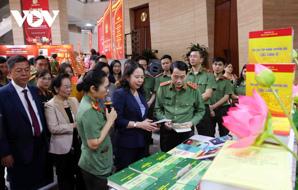 pho chu tich nuoc vo thi Anh xuan du khai mac ngay sach va van hoa doc trong cand hinh anh 6