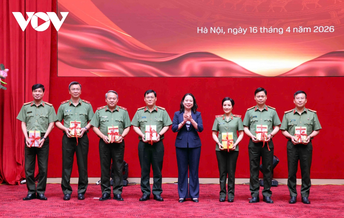 pho chu tich nuoc vo thi Anh xuan du khai mac ngay sach va van hoa doc trong cand hinh anh 7