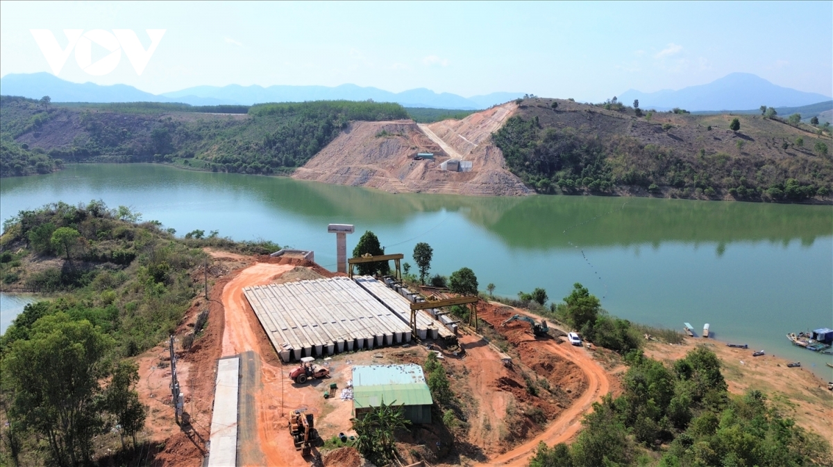 quang ngai moi giai ngan dat 8,4 ke hoach von dau tu cong hinh anh 3