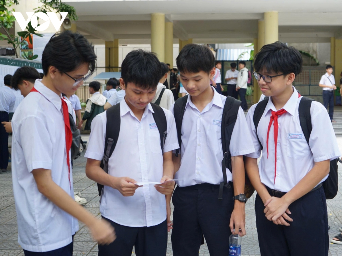 hon 7.000 hoc sinh Da nang co nguy co truot truong cong lap hinh anh 1