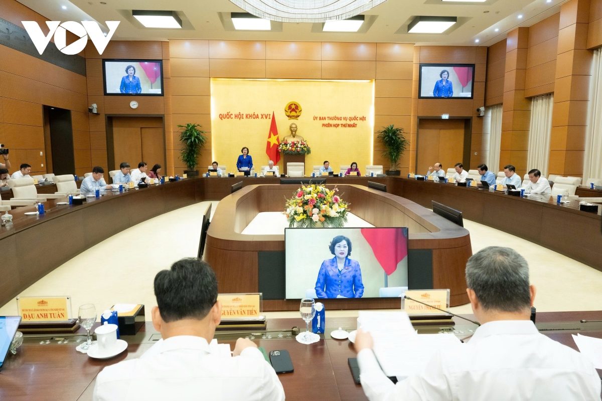 Uy ban thuong vu quoc hoi cho y kien ve nhieu noi dung quan trong hinh anh 2